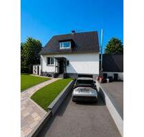 Einfamilienhaus bis Dreifamilienhaus in Rösrath Forsbach