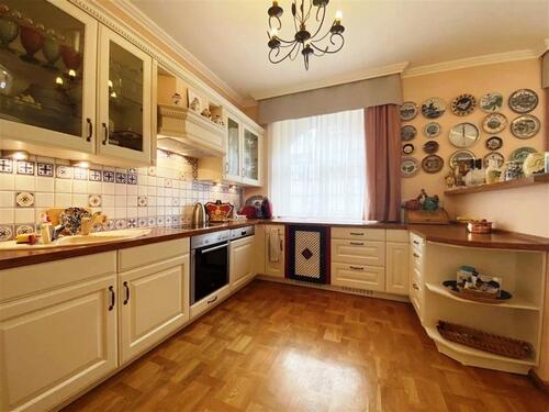 Foto - Eigennutzung oder Kapitalanlage – 4-Zimmer-Altbauwohnung