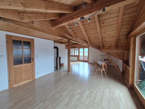 Foto - Helle 3-Zimmer-DG-Wohnung mit Panorama-Aussicht und 2 Balkonen