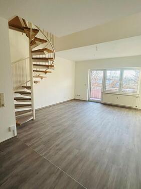 Foto - Moderne 3-Raum-Maisonette Wohnung mit Balkon, Stellplatz und Keller