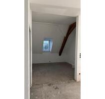 Erstbezug nach Sanierung, helle 3 Zimmer Wohnung im Dachgeschoss - Wetzlar