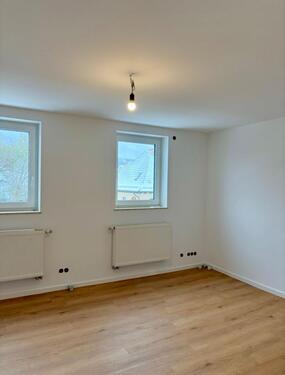 Foto - Kernsanierte 3-Zimmer-Dachgeschosswohnung (65 m²) – Erstbezug