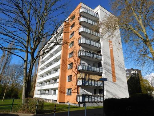 Foto - Großzügige 2-ZKDB im 5. OG *renoviert* mit Balkon und Gebäudemodernisierung...