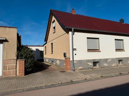 Foto - Einfamilienhaus Doppelhaushälfte mit großem Garten (739 m²)