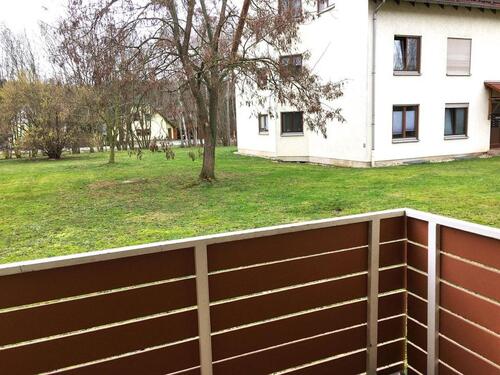 Foto - Kompakt, praktisch & mit eigener Terrasse – gemütliche 2-Raum-EG-Wohnung in Niederlungwitz