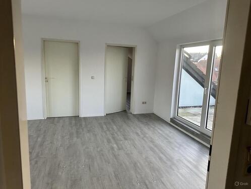 Foto - Dachgeschosswohnung 3 ZKB - 502,00&nbsp;EUR Kaltmiete, ca.&nbsp; 67,00&nbsp;m&sup2;