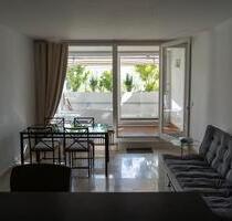 Charmante 47 m² mit Wintergarten & Olympiaturm-Blick - München Am Riesenfeld