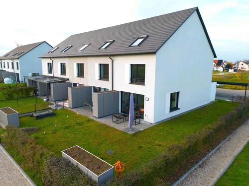 Foto - Großes Reiheneckhaus in familienfreundlicher ruhiger Lage