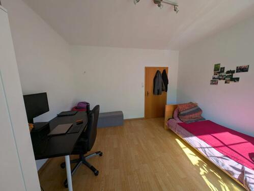 Foto - Zentrales WG-Zimmer, zwei Bäder, mit kleinem Garten