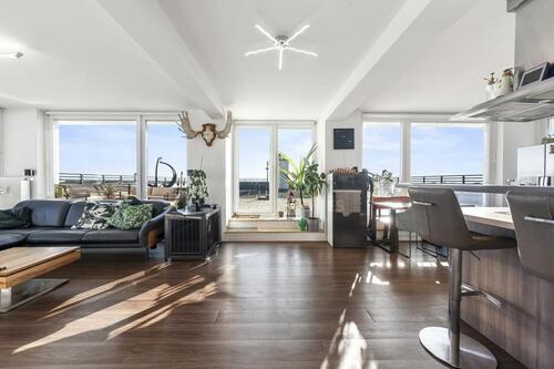Foto - Atemberaubender Weitblick garantiert! Modernes Penthouse zum Wohlfühlen