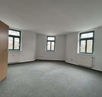 ***Helle DG-Wohnung in Altendorf – in Renovierung, neuer Laminatboden*** - Chemnitz