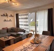 Helle 3 Zimmer WHG mit neuer EBK, sonniger Balkon und Garage - Sudwalde