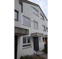 Erstbezug! RMH 180 qm, neue EBK, FBH, Terrasse in Bietigheim Buch - Bietigheim-Bissingen