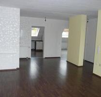 Sehr schöne 3-Zimmer-DG-Wohnung, Tel.: 0171 8310089 - Niederaula