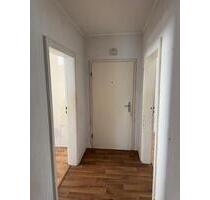 Schöne helle unrenovierte 3 Zimmerwohnung mit Balkon ab sofort verfügbar - Gründau