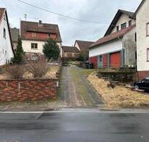 Einfamilienhaus mit Nebengebäude und Garten - Wiesthal