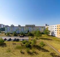bezugsfertige Erdgeschosswohnung mit 3 Zimmern und Balkon - Halle (Saale) Halle-Neustadt