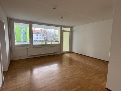 Foto - Helle 3-Zimmer-Wohnung mit Balkon und Garage in Empelde