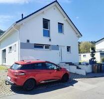 Neuwertiges Einfamilienhaus (Bj. 2019) in Idstein mit Garage