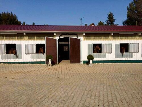 Foto - Kleine Reitanlage mit Wohnhaus - 850.000,00&nbsp;EUR Kaufpreis, ca.&nbsp; 130,00&nbsp;m&sup2;