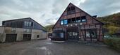 Foto - Wohnhaus mit Werkstatt und Nebengebäuden