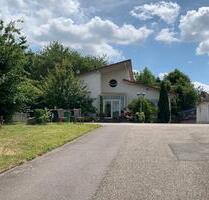 Zwei Grundstücke mit Mehrfamilienhaus und Freifläche - Bad Bergzabern