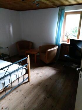 Foto - 1 Zimmer mit Bad und kl. Garten