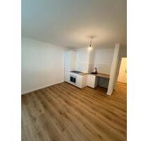 1 Zimmer Wohnung Saniert Küche Bad Abstellraum - Hanau Kesselstadt