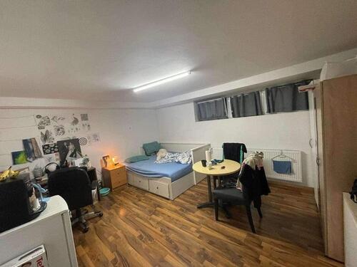 Foto - 1 großes WG Zimmer Dürrlewang. - 400,00&nbsp;EUR Kaltmiete, ca.&nbsp; 21,00&nbsp;m&sup2;