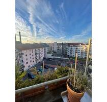 3-Zimmer Maisonette-Wohnung mit 2 Balkonen in Kölner Südstadt 3-Zimmer Maisonette-Wohnung mit 2 Balkonen in Kölner Südstadt