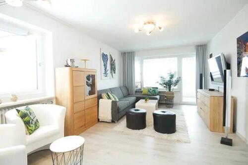 Foto - Voll möblierte 3-Zimmer-Wohnung mit Balkon und Tiefgarage in Münc