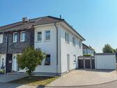 Foto - Moderne Doppelhaushälfte – viel Platz, stilvolle Ausstattung, sofort bezugsfrei!