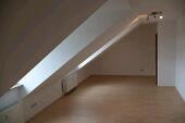 Foto - Helle und gemütliche Dachgeschosswohnung