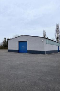 Foto - Halle mit Büro u. Gewerbefläche zur Miete in Wilhemshaven