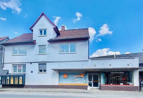 Foto - Geräumige 230qm Familienwohnung über 2 Etagen, Balkon im Zentrum