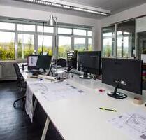 Loft-Atmosphäre in Stuttgart: 12 Schreibtischplätze sofort verfügbar