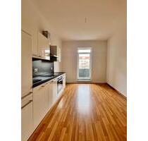 2-Zimmer-Wohnung mit Balkon und Einbauküche (WG geeignet) - Erfurt Johannesplatz