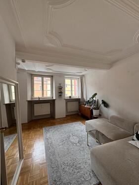 Foto - 2-Zimmer-Altbauwohnung in der Innenstadt - mit Stuck