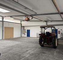 Vielseitig nutzbare Gewerbehalle mit ca. 290 m², Rolltor und Büro - Malterdingen