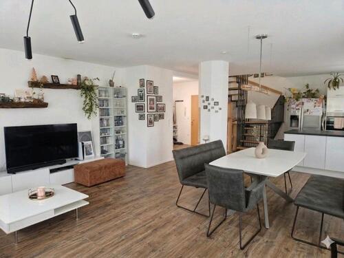 Foto - Großzügige Maisonette mit Balkon, Tiefgarage und Klimaanlage
