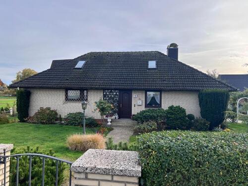 Foto - Großzügiges EinZweifamilienhaus in traumhaft schöner Umgebung