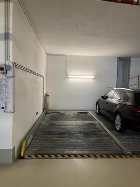 Foto - Tiefgaragenstellplatz - 85,00 EUR Miete,