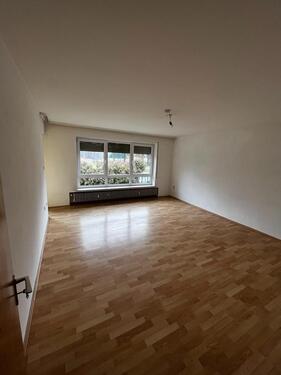 Foto - 104 qm 4-Zimmerwohnung in ruhigem 2 Familienhaus, Balkon, Garage