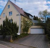 luxuriöses Wohnen auf 2 Ebenen - 1.050,00&nbsp;EUR Kaltmiete, ca.&nbsp; 149,00&nbsp;m&sup2; in Bibertal (PLZ: 89346)