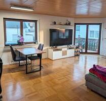 2 12-Zimmer-Wohnung + 2 Balkone, Hobbyraum + Garage in Waldbronn