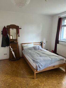 Foto - Schöne Souterrain-Wohnung mit großer Wohnküche in zentraler Lage
