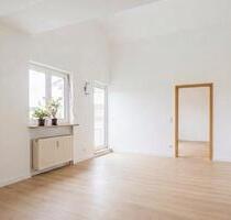 Helle 2-Zimmer-DG-Wohnung m. Balkon in Poing Miete – ab 1.7.2026