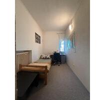 Zimmer frei ab sofort - 430,00&nbsp;EUR Kaltmiete, ca.&nbsp; 13,00&nbsp;m&sup2; in Neunkirchen am Brand (PLZ: 91077)