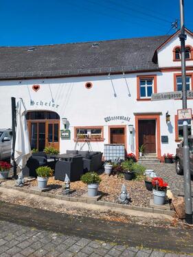 Foto - Ehemaliges Bauernhaus mit Gasstätte und Scheune