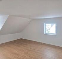 helle 3 Zimmer Wohnung DG - 1.060,00&nbsp;EUR Kaltmiete, ca.&nbsp; 104,00&nbsp;m&sup2; in Garbsen (PLZ: 30823)